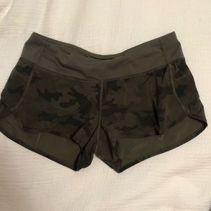 Lululemon speed up shorts. 2.5” inseam. Size 6
